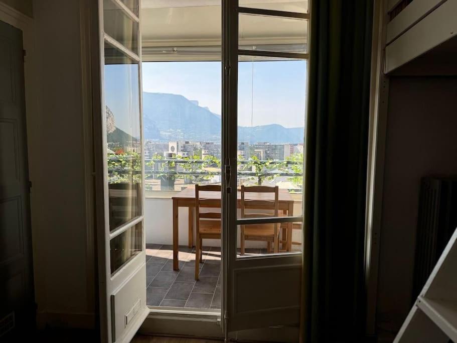 Apartment Le Rooftop Calme Et Terrasse A 1 Minute De La Gare Grenoble